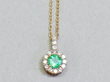 14ct Gold Emerald & Diamond Halo Pendant & Complementary 9ct Gold Chain (0.73ct) Hot on Sale