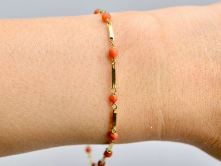 Vintage 18ct Yellow Gold Coral Beads Bracelet (7.25 inch or 18.5cm long) For Sale